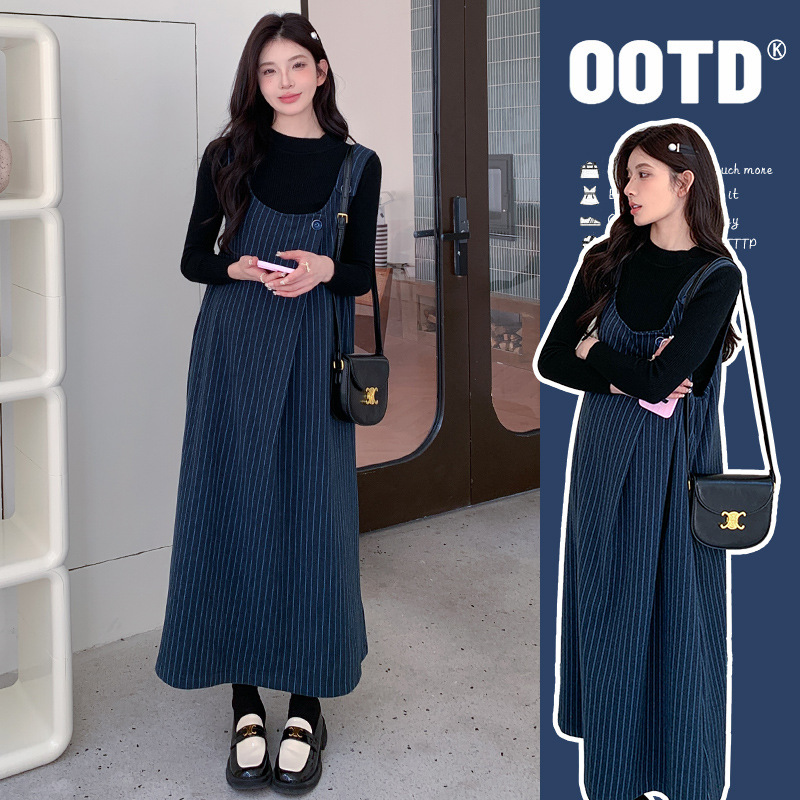 Maternity clothes Real shot autumn and winter New French temperament striped woolen dress knitted bottoming top two-piece set