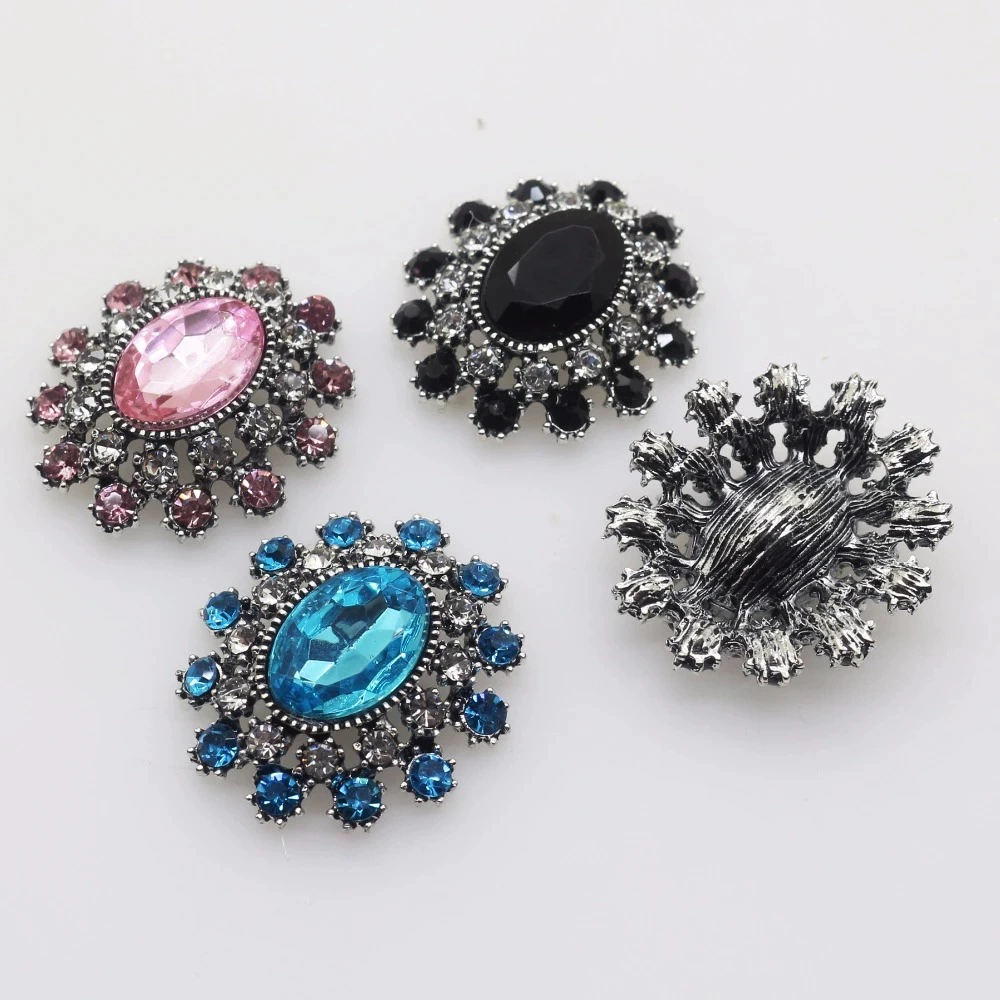 Accessories, decorations with bow, brooch, metal accessory