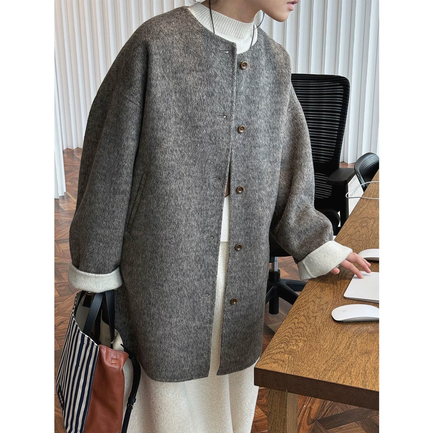 Новое осенне-зимнее модное шерстяное двустороннее шерстяное пальто в корейском стиле, нежное и приятное для кожи, свободного силуэта, миниатюрное женское пальто.
