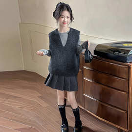 女童秋季套装2025新款儿童叠穿高级感毛衣马甲百褶裙三件套秋装潮