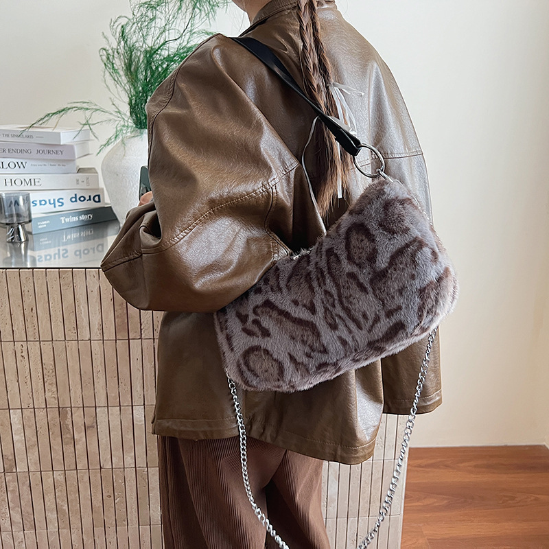 Bolso de lana para mujeres 2025, nuevo otoño y invierno bolso de cadena de lana estriado bolso de nicho de diseño de hombro bolso axilar