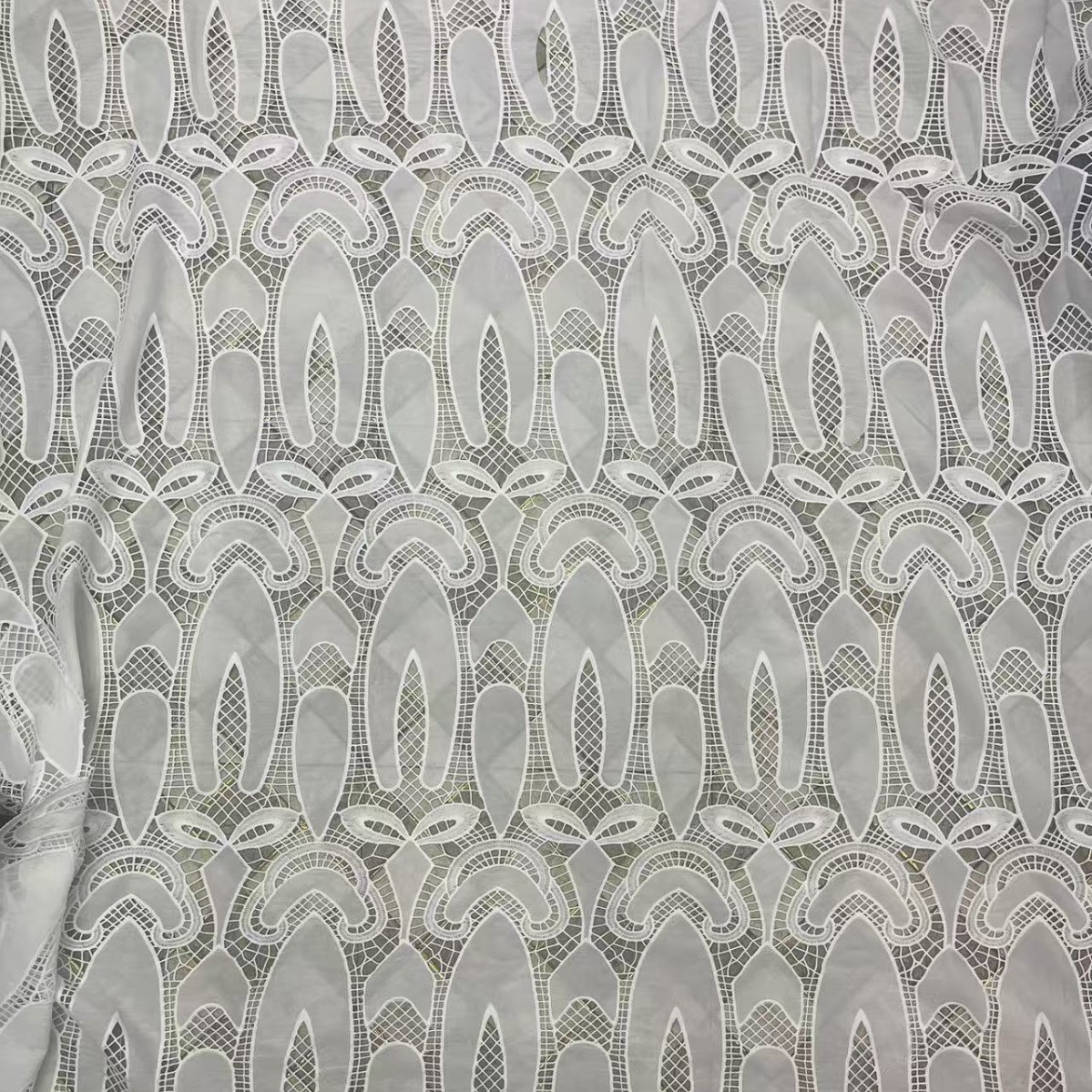 厂家直销新款水溶蕾丝服装辅料白色雪纺激光镂空绣花满幅批发