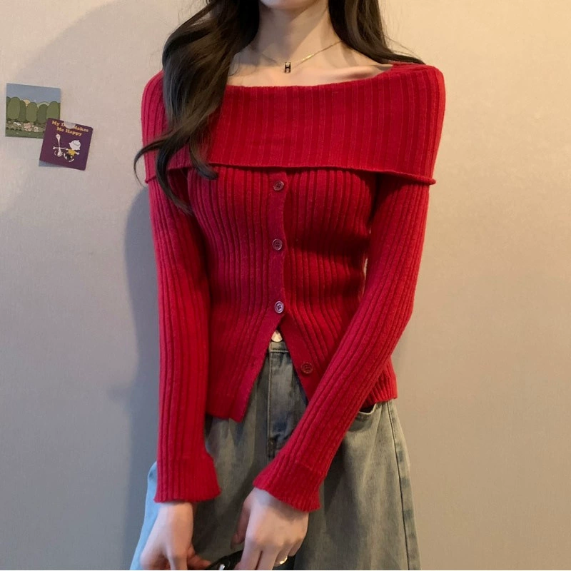 Новогодний красный нежный стиль дизайн с квадратным воротником с открытой вилкой вязаный свитер женский осенний новый темперамент модный тонкий топ