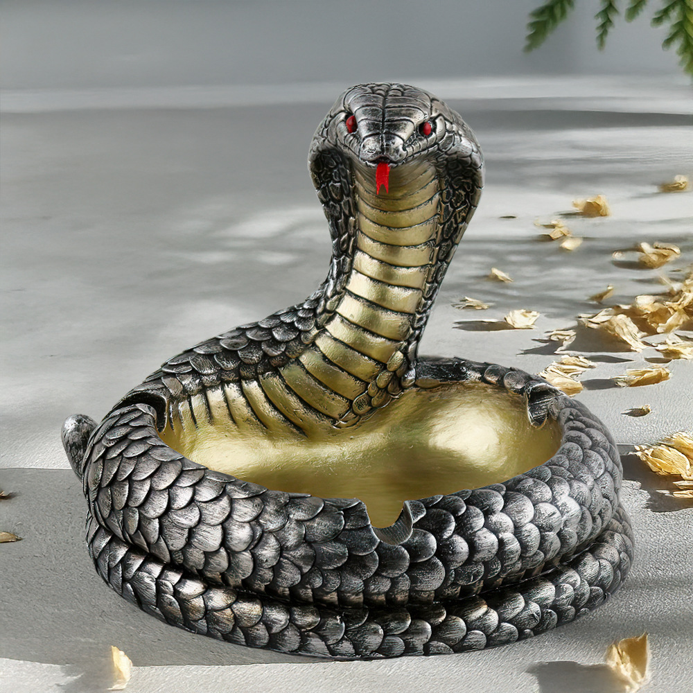  Hot Selling Creative Black Cobra Resin Ashtray Ornaments Home Office Desktop Gift Atmosphere Decoration