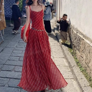 2025 New Casual Beach Vacation Dress Temperament Waist Slimming Spliced Red Plaid Long Suspender Dress Women