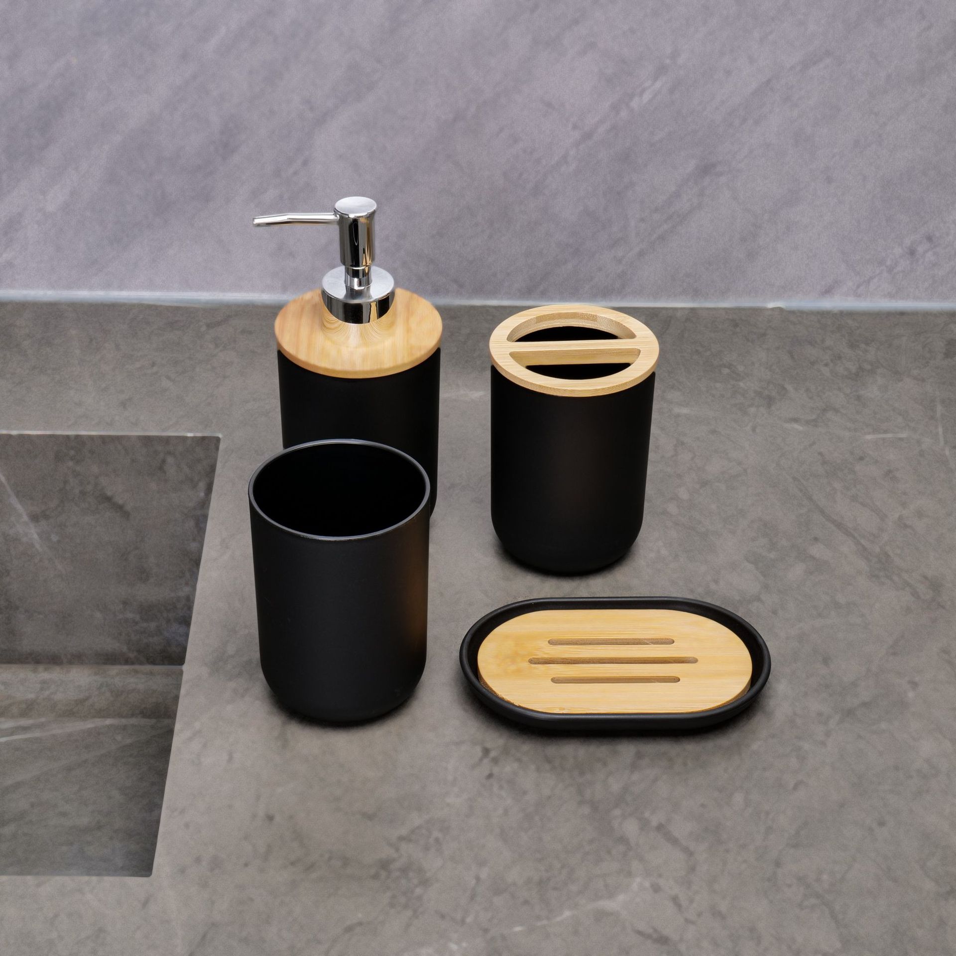 Baño transfronterizo de cuatro piezas Baño de hotel Juego de lavado Cepillado Taza de enjuague bucal Bomba de loción Viento de lujo ligero Ventas de fábrica