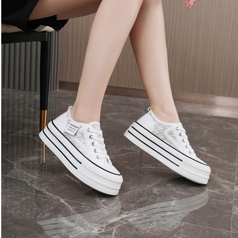 Kt291 Weiße Sneaker mit dicker Sohle – Neue Sommerschuhe aus atmungsaktivem Mesh für kleine Frauen (Größenvergrößerung)_voghion.com