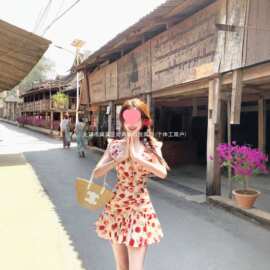 法式度假风红色小飞袖碎花连衣裙女夏季小个子收腰显瘦沙滩短裙子