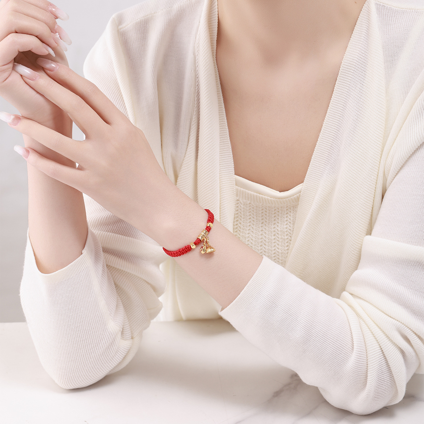 Xuping lótus bordilla tejida a mano pulsera de cuerda roja simple clásica extraíble ajustable joyería del año del caballo al por mayor mujeres