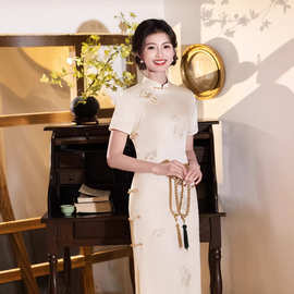新中式米白刺绣旗袍连衣裙女夏季气质长款日常可穿改良旗袍裙批发