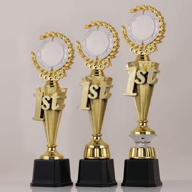 Nuevo trofeo estrella de cinco puntas 1er trofeo al por mayor personalizado MVP voluntario trofeo estrella de cinco puntas regalo de celebración escolar