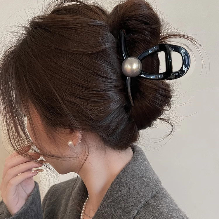 Gray beads bright black medium size - about 8cm