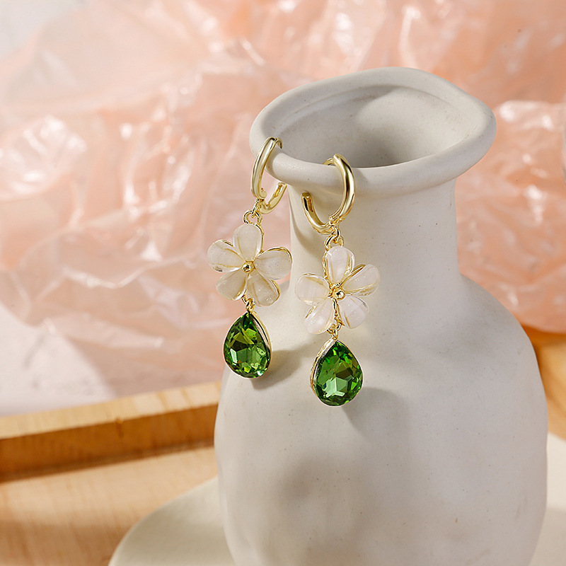 Mode D'été Nouveau Water Drop Gem Frais Fleur Gland Boucles D'oreilles display picture 3