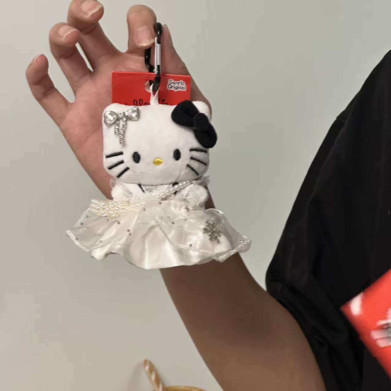 黒麦わら帽子キティ帽子ベビーペンダントラブバックル人形人形かわいいヘップバーンスタイルペンダントキーホルダー