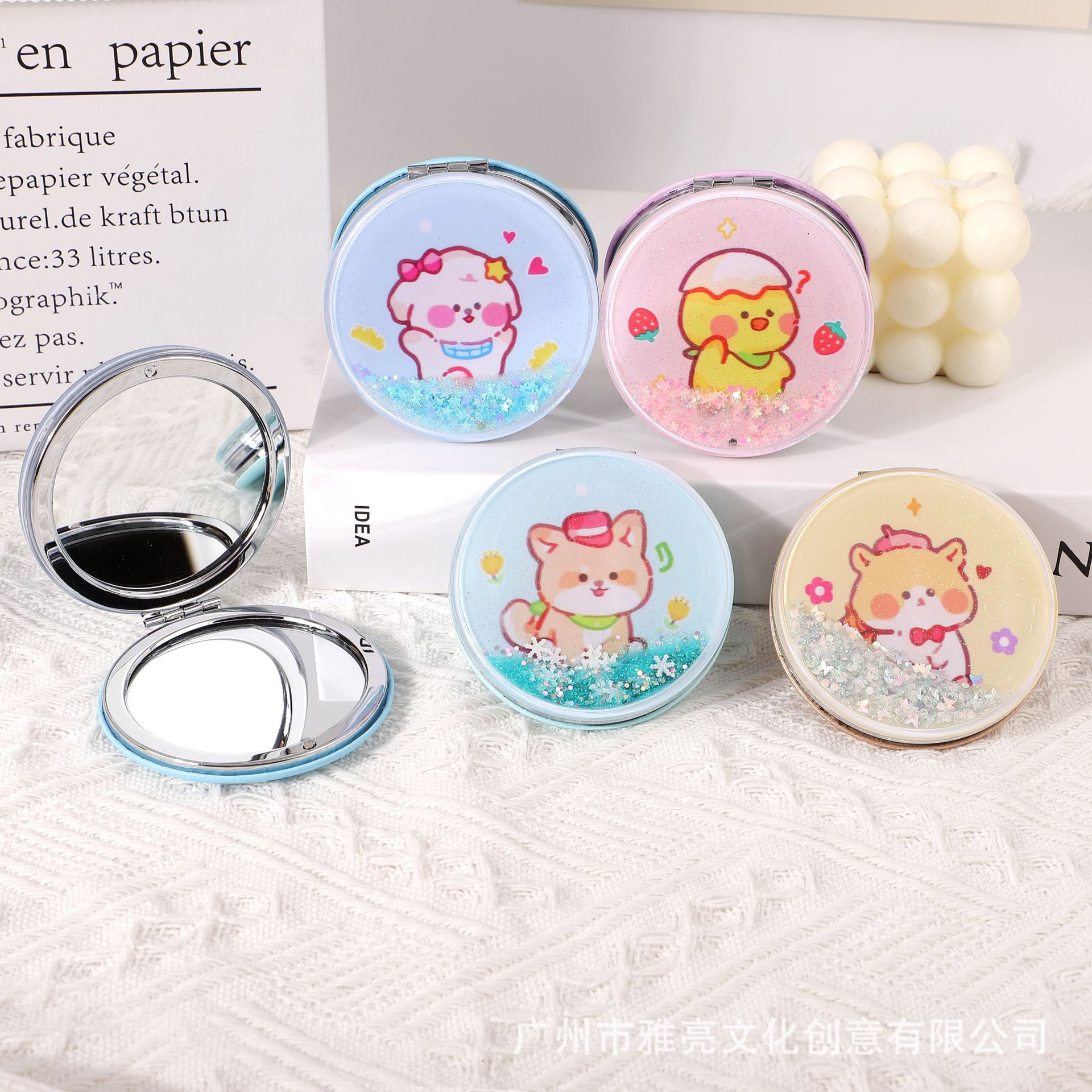 Espejo de maquillaje redondo con arena líquida, moderno y creativo, espejo compacto portátil, espejo de belleza con diseño de arena líquida.