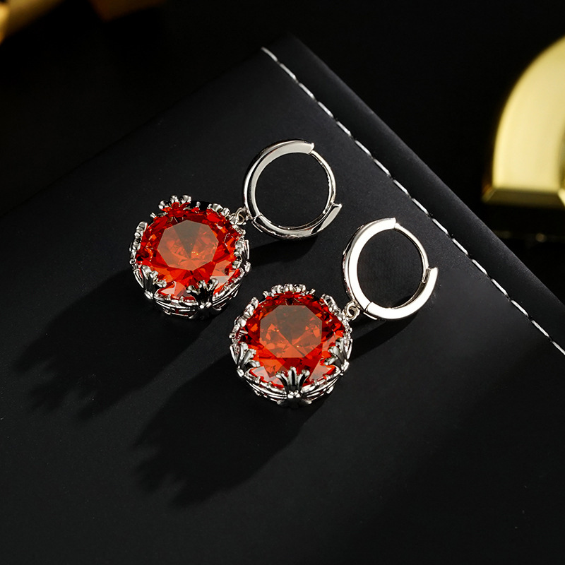 Classic fashionable elite retro earrings