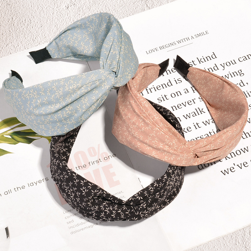 Fashion Retro Floral Headband display picture 2