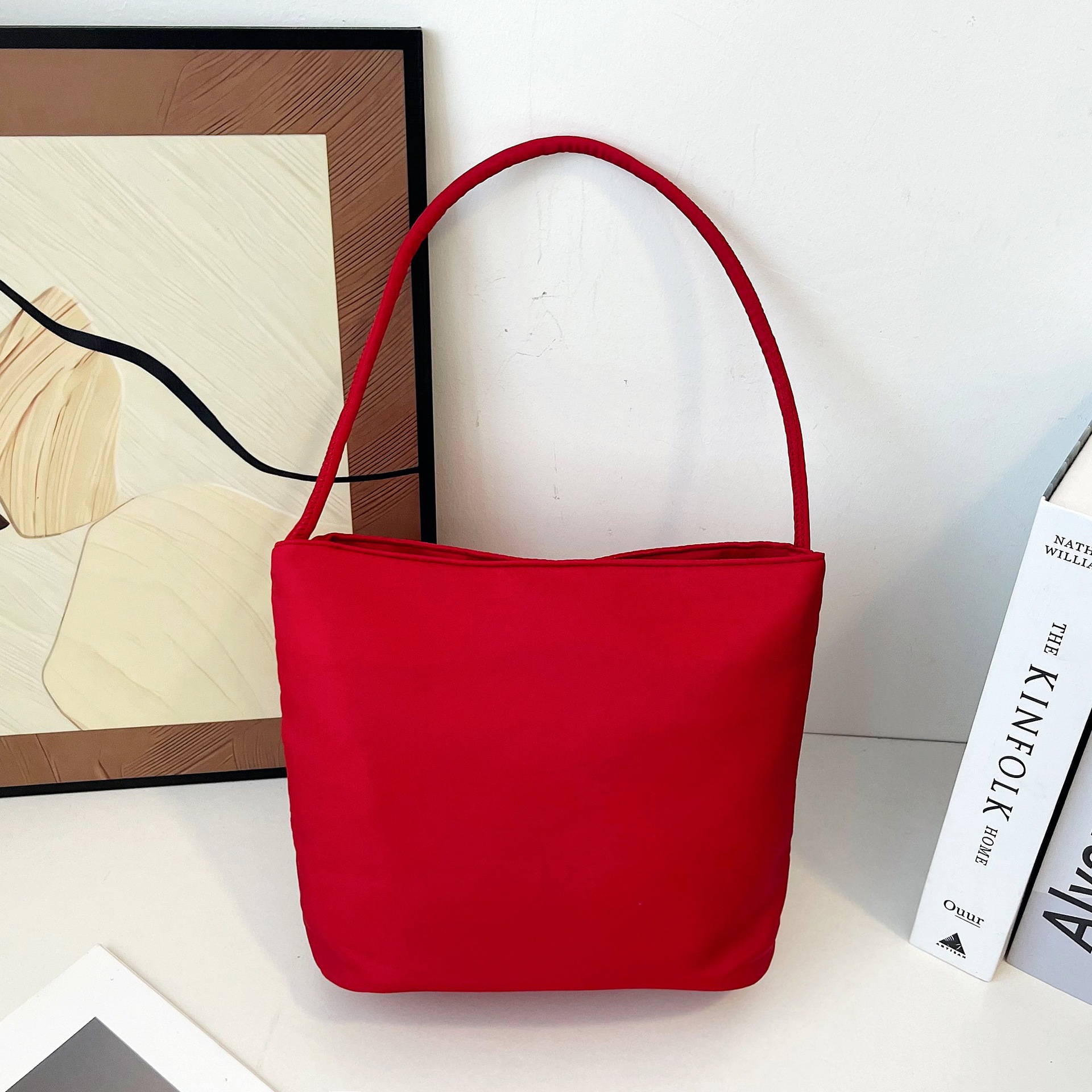 Wine red (thick bottom with letters)