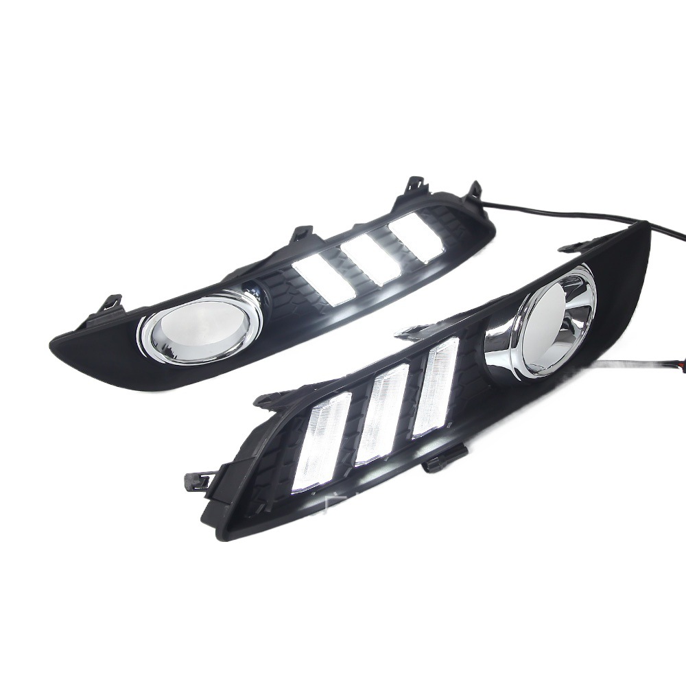 Aplicable corriente a la luz diurna de Nissan Xuanyi de 12 años modificada Xuanyi LED luz corriente diurna streamer de 3 colores