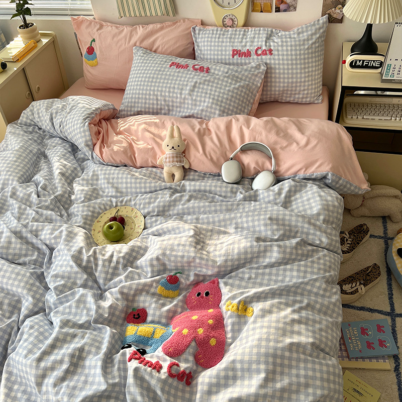 핑크 고양이는 쇼핑을 좋아해요