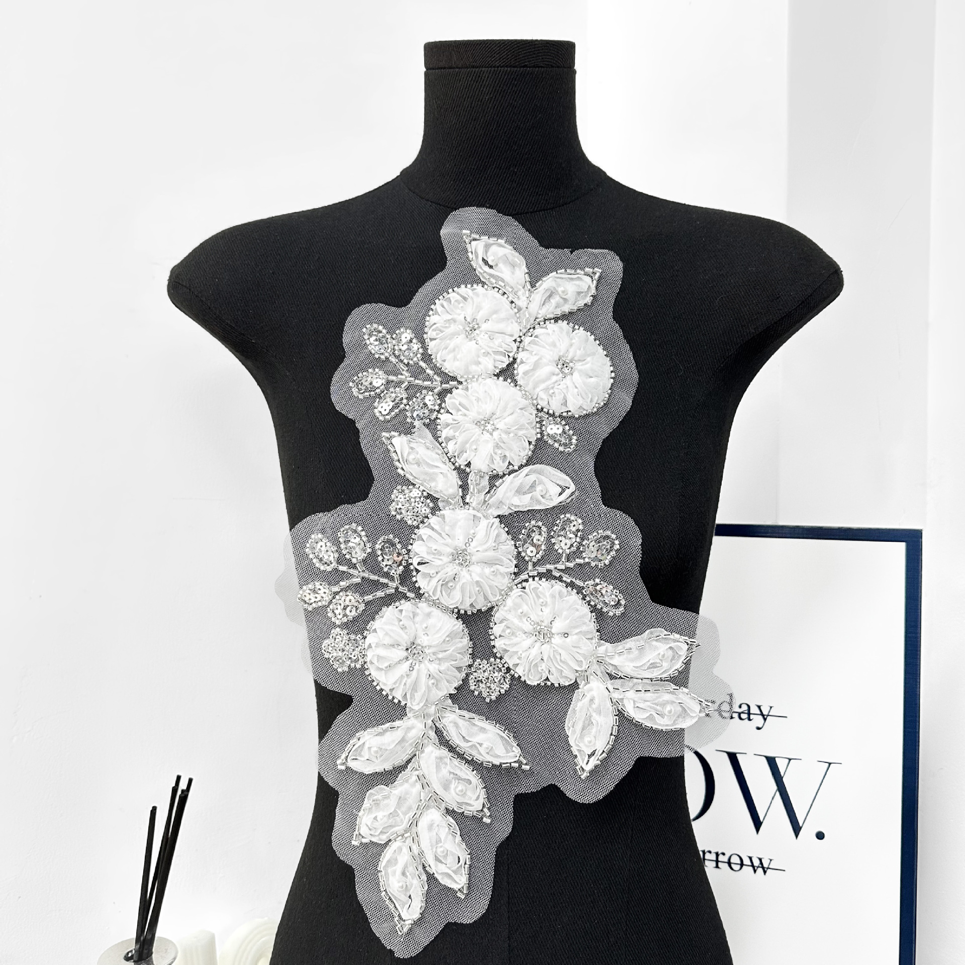 Vestido de boda accesorios de decoración negro y blanco dos colores cuentas de clavos tridimensionales cuentas de tubo de flores de flores hechas a mano accesorios de ropa DIY image 11