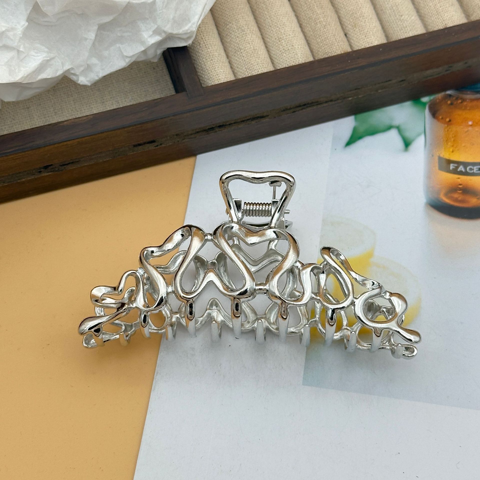 Women's Gender Plating Design Casual Retro Women's Solid Color Metal Plating Hair Claws