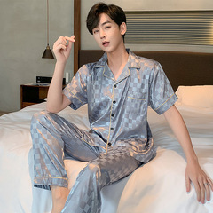 太ったmm200斤の男性パジャマ夏の氷糸半袖ズボンセットの太った人は300斤の家で服を着ている