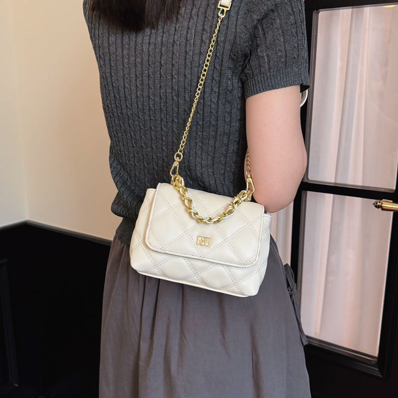 Bolso de mano de cadena de diamante popular para mujeres 2026 verano nuevo estilo de moda versátil bolso de hombro de alta calidad