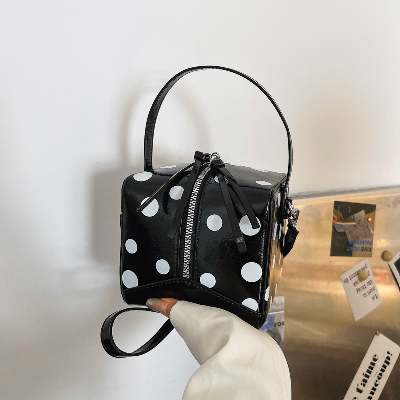 2026 Spring/Summer Fashion Square Polka Dot Wrist Bag Japanese and Korean Style Casual Large Capacity Shoulder Crossbody Bag Wholesale