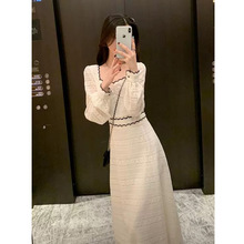 法式方领白色蕾丝连衣裙早秋穿搭新款女装长袖感度假气质中长裙子