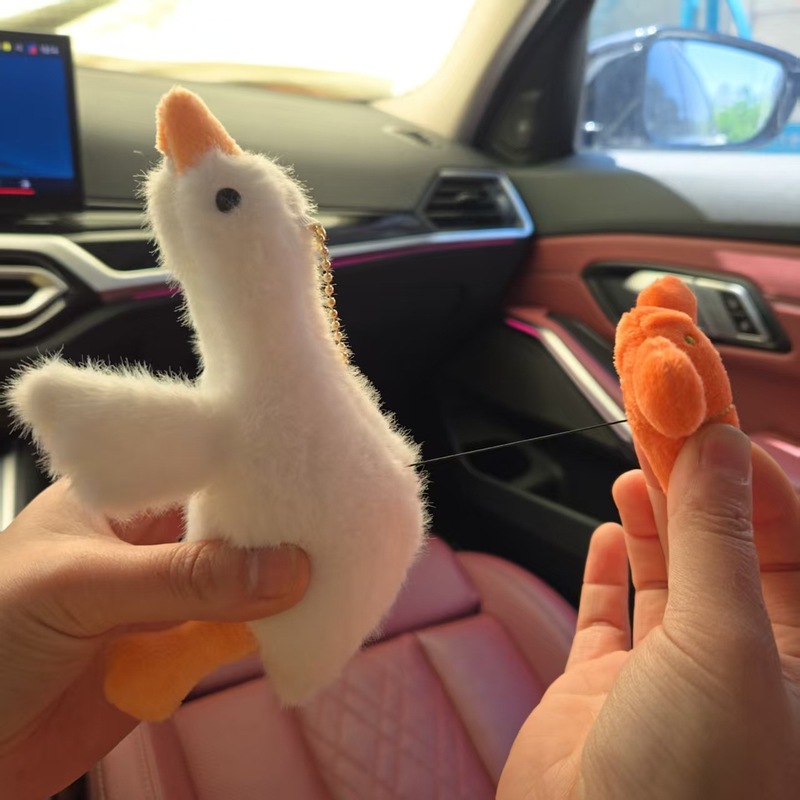 クロスボーダーかわいいストレッチ大きな白いガチョウのストレス解消楽しいぬいぐるみのペンダントのカップルのキーホルダーの車の装飾|undefined