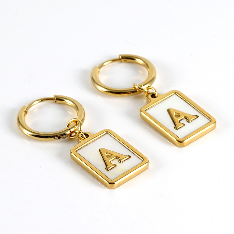 Cross-border ins estilo pendientes de letras de concha de acero inoxidable hembra 18K pendientes de acero de titanio de oro 26 letras pendientes cuadrados hembra
