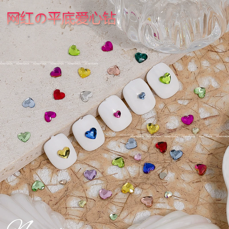 Оптом украшения для ногтей в форме сердца с блестками, модные новинки 2025 года, плоские неровные стразы в форме сердца, стеклянные стразы для дизайна ногтей
