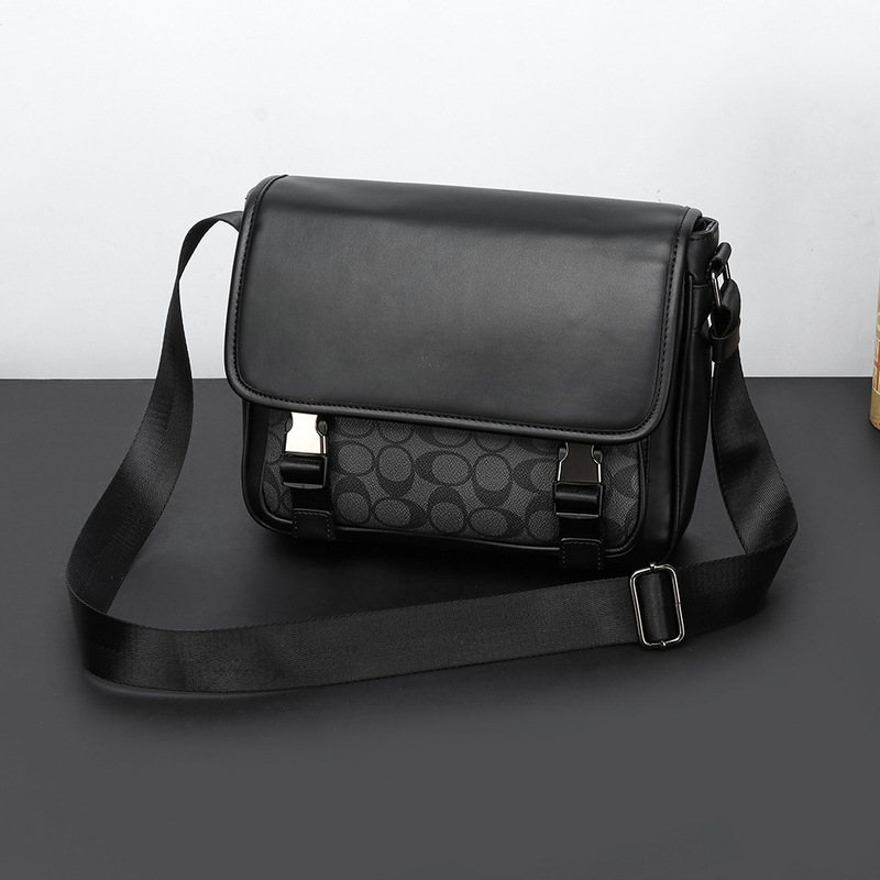 2025 New Men's Bag Men's Large Capacity Casual Trendy One-Shoulder Cross-Body Fashion Postman Backpack Flip Small Square Bag