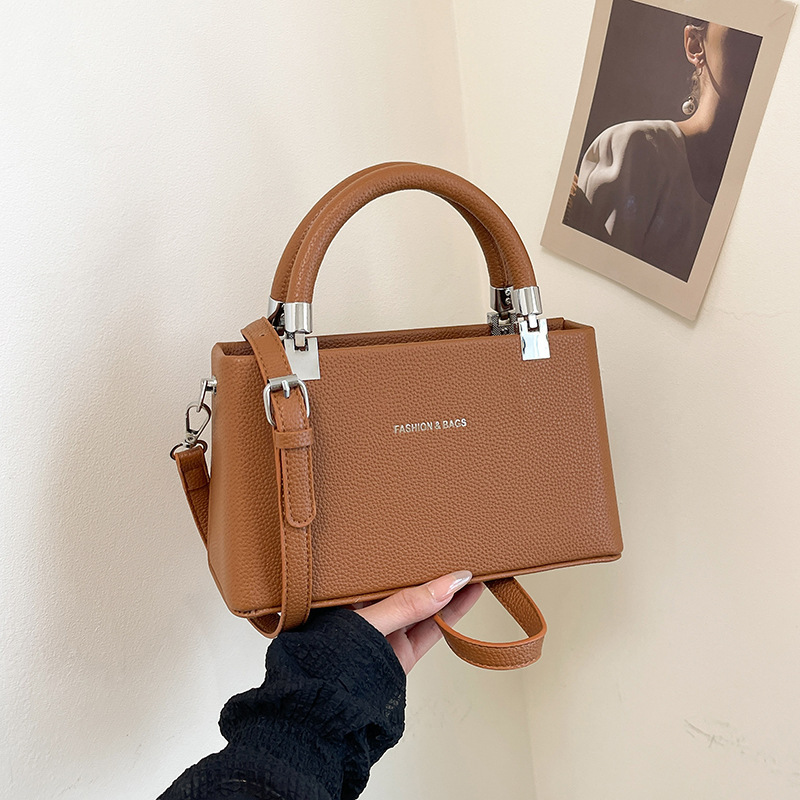 国境を越えたハードケースのバッグの女性バッグhandbags2025の新しいファッション女性が肩を斜めに掛けて小さい方のバッグを持っている|undefined