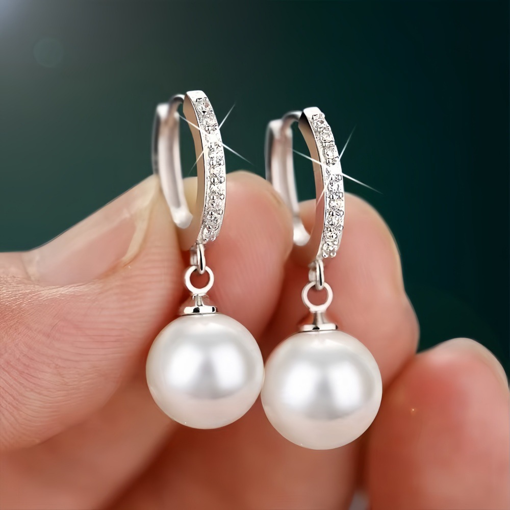 European and American High-End Pearl Earrings French Niche Retro Light Luxury Stud Earrings 2025 New Earrings Wholesale