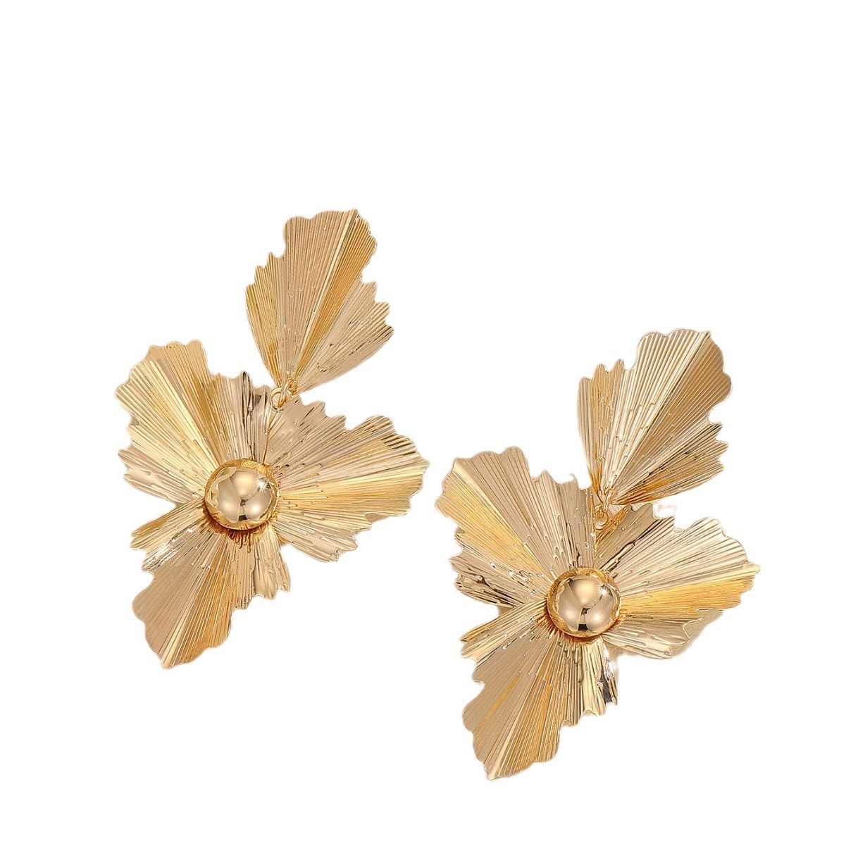 Nuevos aretes de oro exagerados de comercio exterior transfronterizo de Europa y Estados Unidos, diseño de hojas de alto nivel, pendientes irregulares para mujeres al por mayor