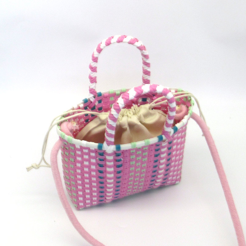 핑크와 화이트 라운드 코튼 로프 숄더 스트랩과 내부 포켓