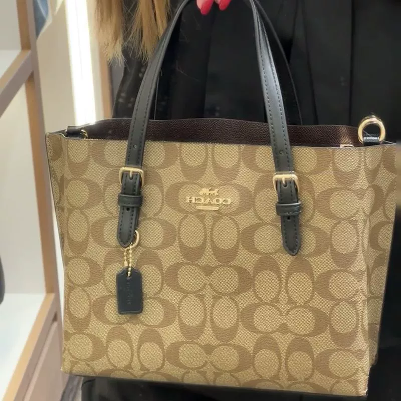 Capacious fashionable universal one-shoulder bag