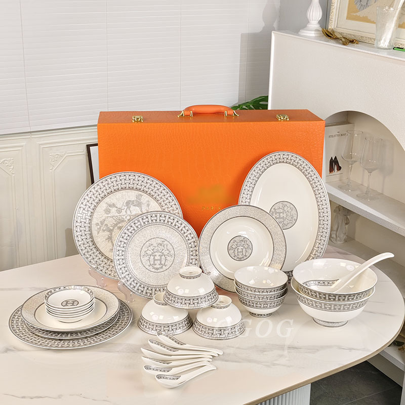Cross-Border European-Style Aijia Gray Horse-Drawn Bone China Tableware Set for Home Retro Light Luxury Bowls, Plates, Spoons Housewarming Gift Cross-Border European-Style Aijia Gray Horse-Drawn Bone China Tableware Set for Home Retro Light Luxury Bowls, Plates, Spoons Housewarming Gift