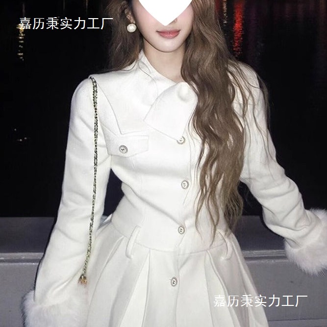 富家千金风蝴蝶结白色收腰连衣裙女韩版显瘦毛毛袖子小香风百褶裙