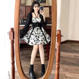 夏季韩版小众甜美高级感黑色玫瑰印花连衣裙女收腰显瘦减龄A字裙