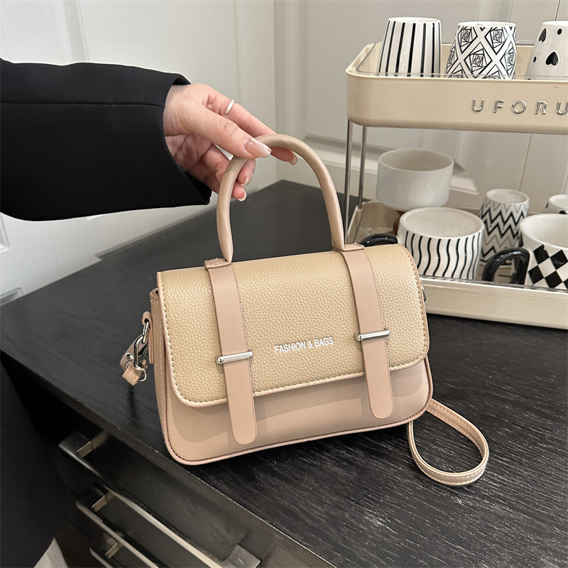 Gran capacidad al por mayor nueva bolsa cuadrada universal alta sensación de bolso de correo nicho diseño de hombro de mujer bolso de mano