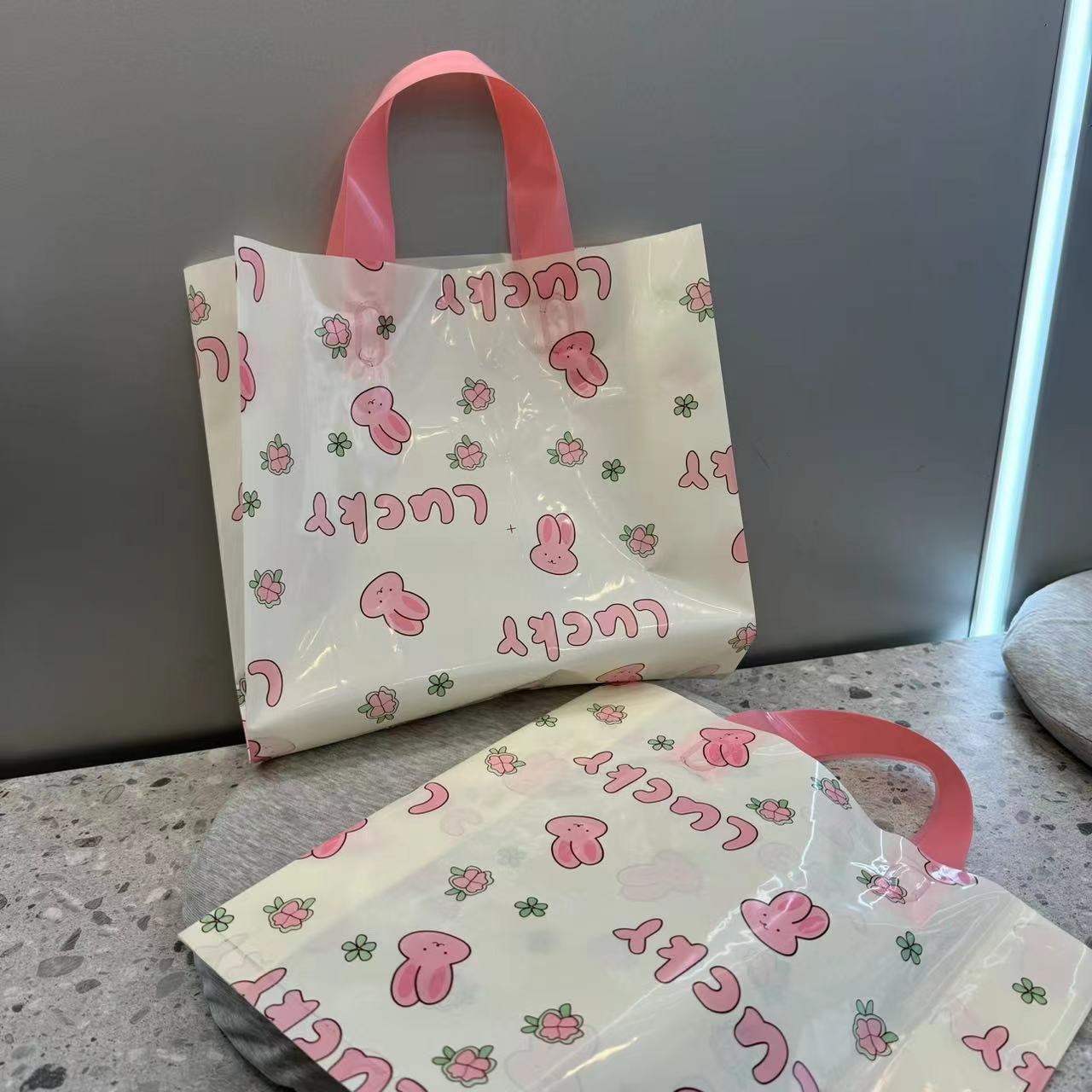 c5fd1a9c-c5bb-4f48-a854-34b850