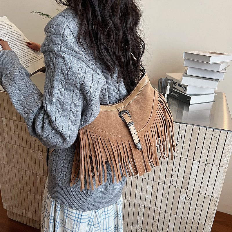 Bolsa de brazo retro retro transfronteriza con bordas para mujeres otoño y invierno 2025 nuevo estilo universal bolso de hombro de alta calidad bolso de transporte de pasajeros