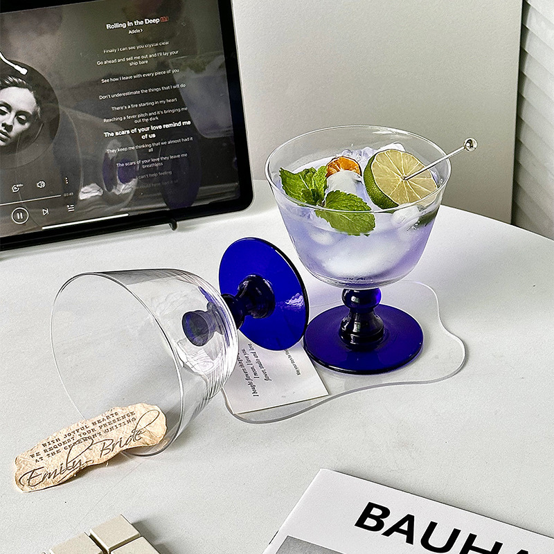 Retro de alto nivel azul tazas de vidrio de pie alto para el nicho de tazas de cócteles especiales tazas de champán tazas de bebidas frías