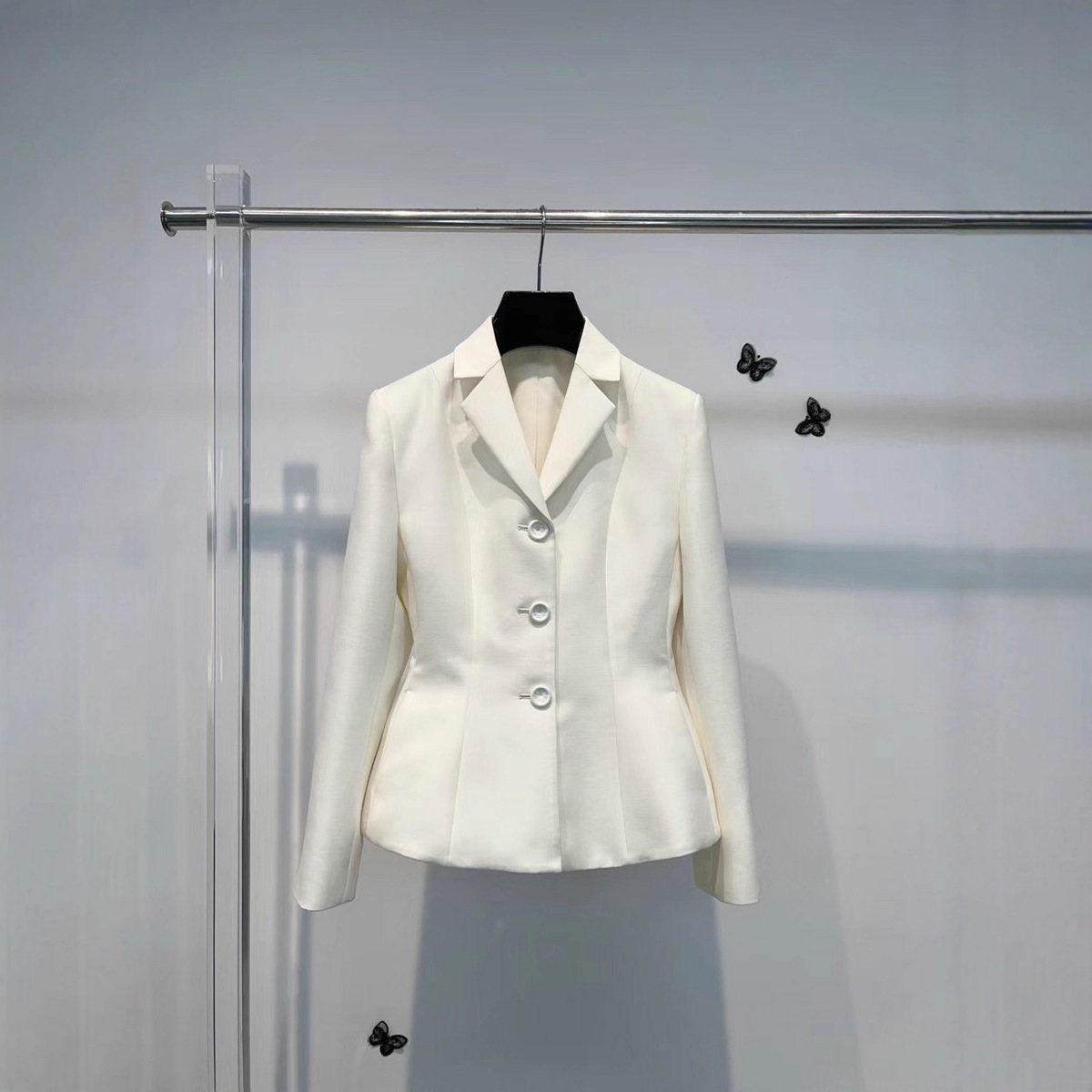 2025 New Autum Style Simple and Versatile Elegant Waist-Cinching High-End Whitening Cute and Exquisite Suit Jacket for Women Commuting