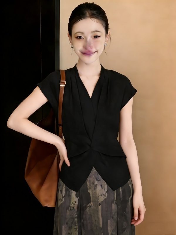 Áo sơ mi nữ tay ngắn cổ V kiểu Pháp thắt eo xoắn — màu đen