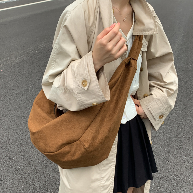 麂皮绒大容量复古饺子包2025新款女士通勤休闲韩版斜跨单肩腋下包|undefined