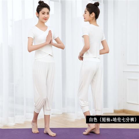 가슴 패드는 불규칙한 밑단에 삽입 가능 흰색 반팔 + 흰색 7부 하렘팬츠